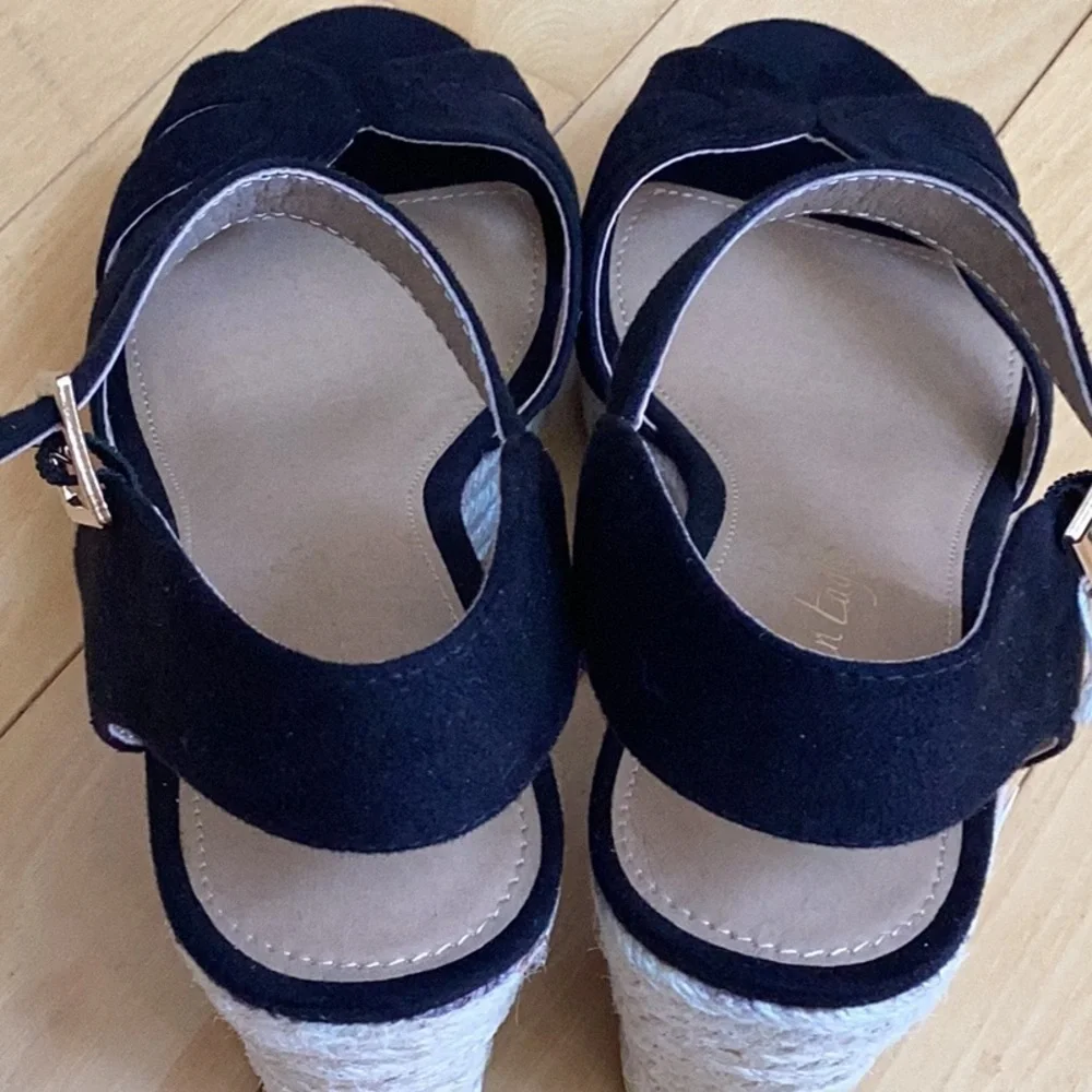 American Eagle by Payless, black fabric espadrille, open toe wedges. Women’s 10